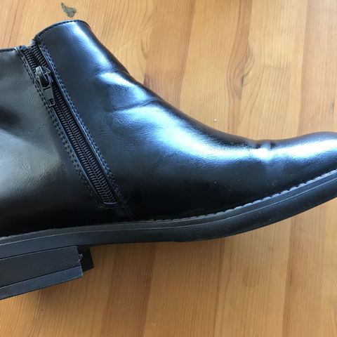 Ny pris! Klassiske boots sort 41 - 400 kr