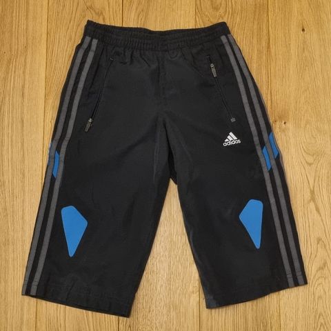 Foret shorts fra Adidas str 128