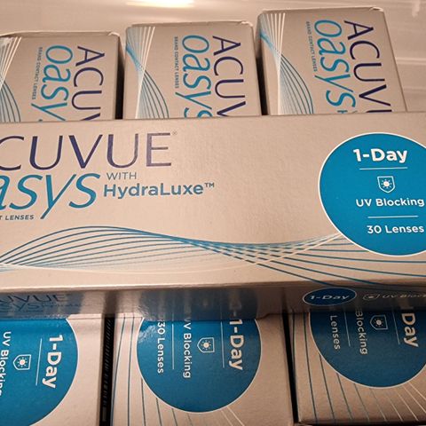 Acuvue Oasys Hydraluxe 1-day (-1.50, BC 9.0) (7 pakker av 30 stk)