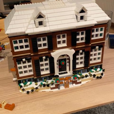 LEGO Ideas 21330 Home Alone