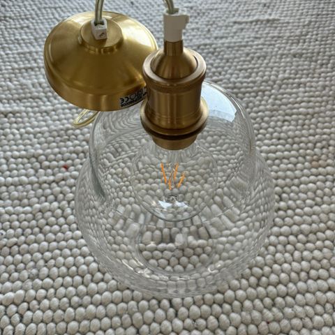 Taklampe fra Home and Cottage i glass og messing