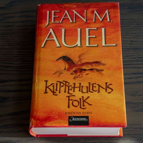 Jean M. Auel "Klippehulens folk"