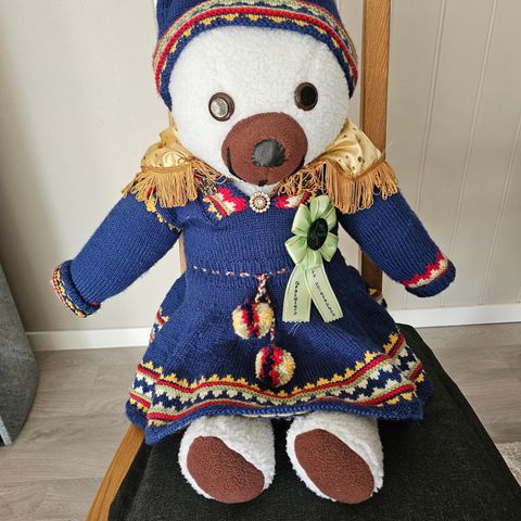 Flott bamse , ca 77 cm høy