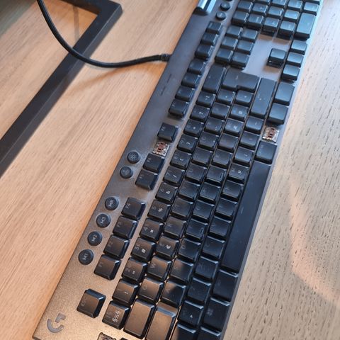 Logitech G815 (Tactile)