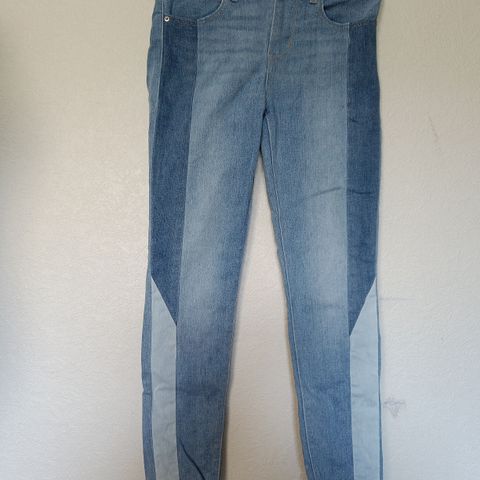 Levis 721 High rise skinny i størrelse 25