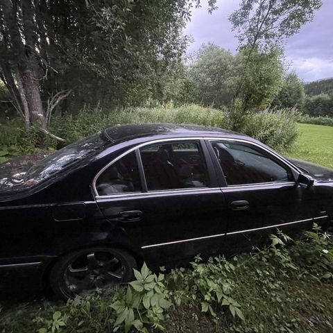 Bmw e39 528i