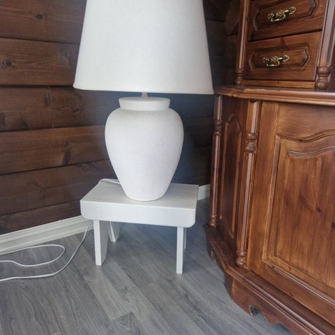 Lampe ønskes kjøpt.