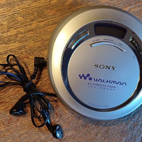 VINTAGE SONY CD WALKMAN