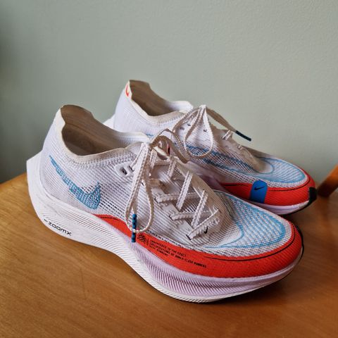 Nike ZoomX Vaporfly Next% 2 (Dame) - str 36,5