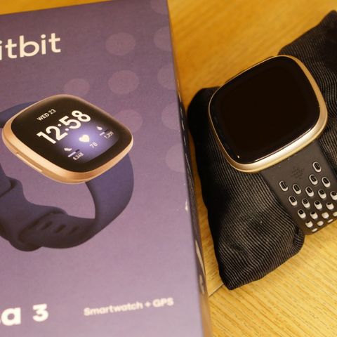 Pen Fitbit Versa 3 til salgs