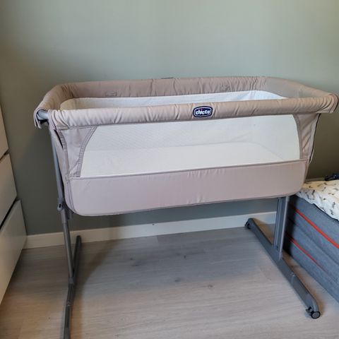 Chicco next2me bedside crib