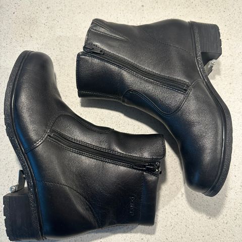 Winter boots size 38