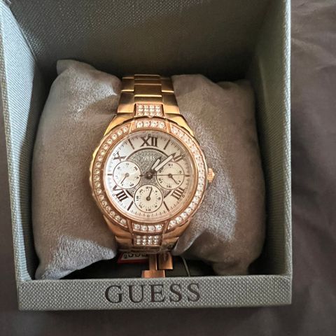 Guess dame klokke