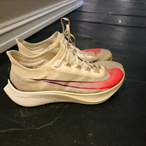 NIKE ZOOM FLY 3 - LITE  BRUKT!