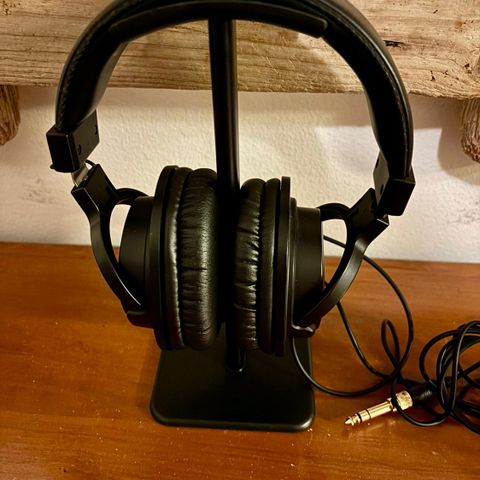 Steinberg ST-H01 Studio Monitoring Headphones