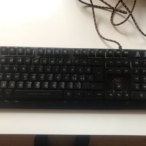 Gaming ADX tastatur selges