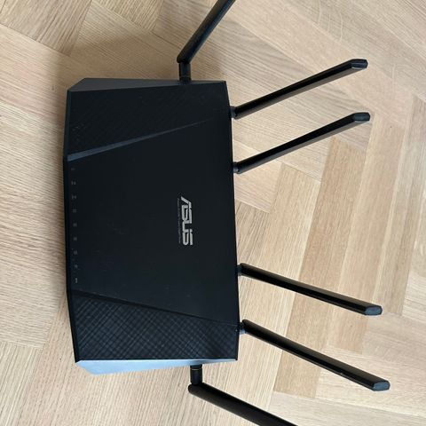 ASUS wireless router AC3200 selges billig