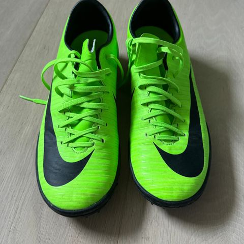 Nike mercurial fotballsko str 40