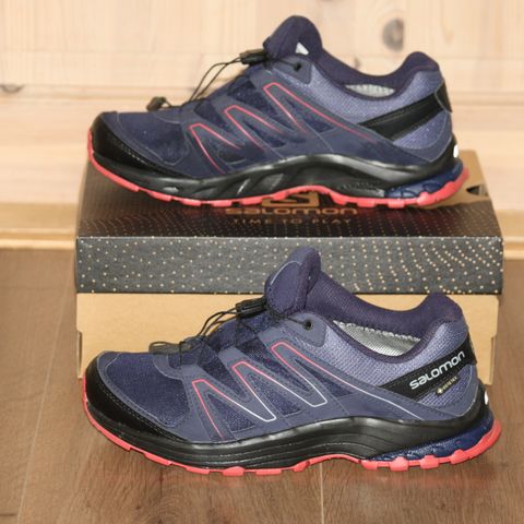 Salomon Gore-tex sto til dame str. 38 (2/3). Som ny.