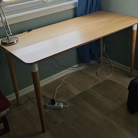 Ikea anfallare/ hilver bambus skrivebord