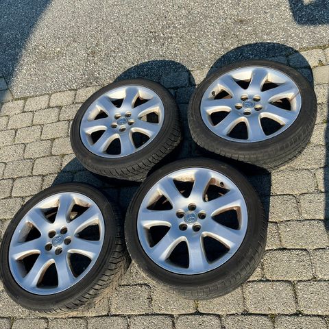 215/45R17 dekk og felg