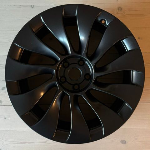 NYLAKKERT OG NY PRIS!Tesla Performance Überturbine 20" felg selges.