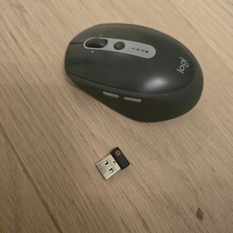 Logitech mus M590