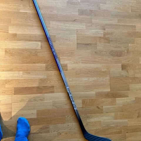 Ny CCM Hockeykølle Ribcor 86k Jr 50 flex P28