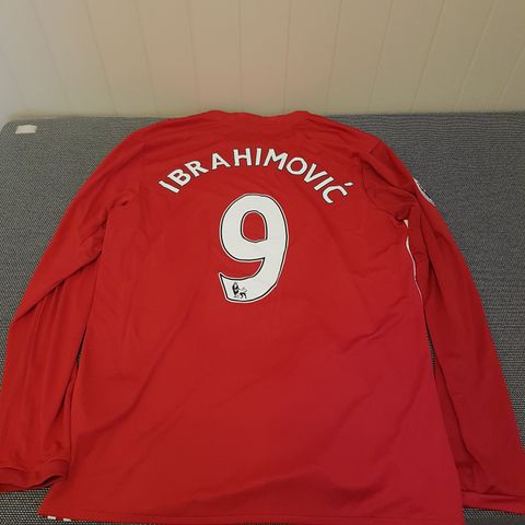 Manchester United , 9 Ibrahimović