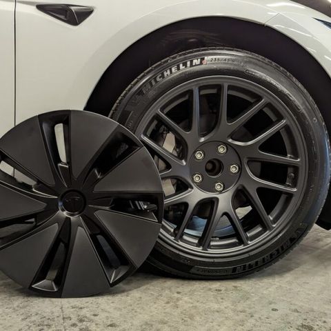 Tesla Nova 18"-hjul med Michelin-dekk