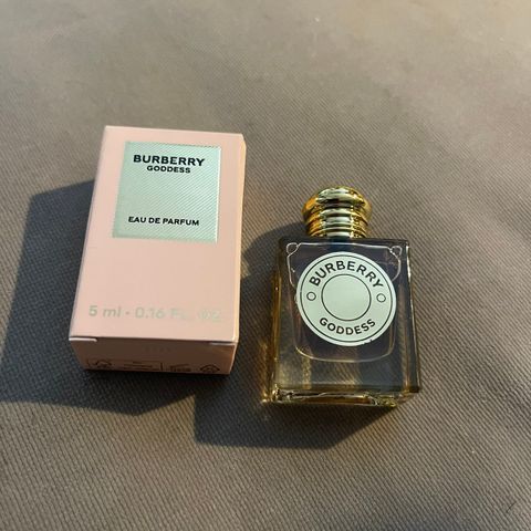 BURBERRY GODDESS  Eau De Parfum.