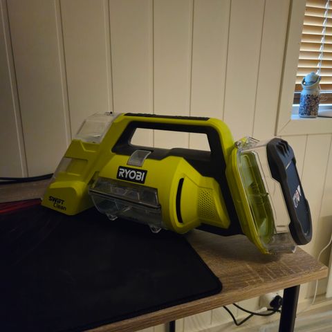 Ryobi RDC18 flekkefjerner