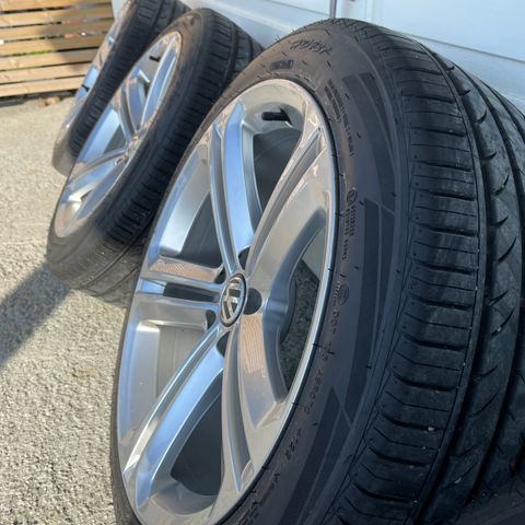 VW felger 5 x 112 / 245/45-19 nye dekk 2024!