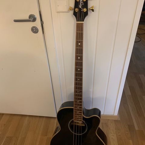 Morgan acoustic bass gitar med aktiv elektronikk