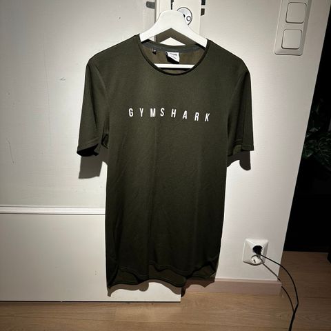 Klær fra Gymshark, str. L og XL