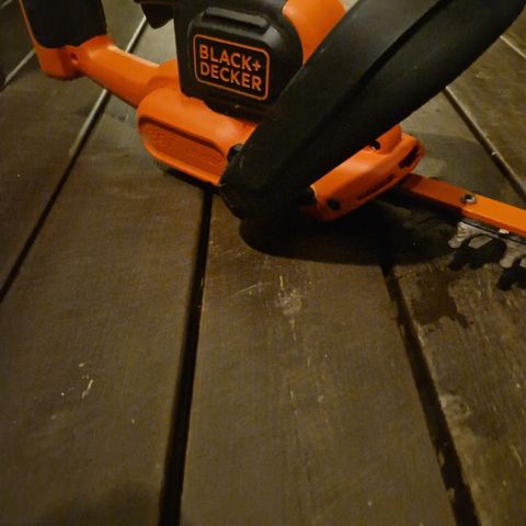 Black  +  Decker Hekksaks Selge  ! O