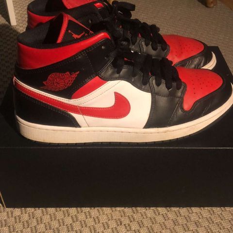 Jordan 1 Mids