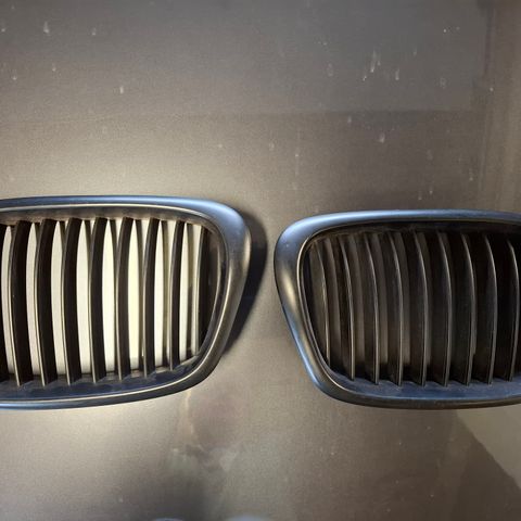 BMW E39 Sort måtte griller