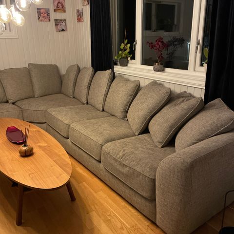 Pent brukt sofa