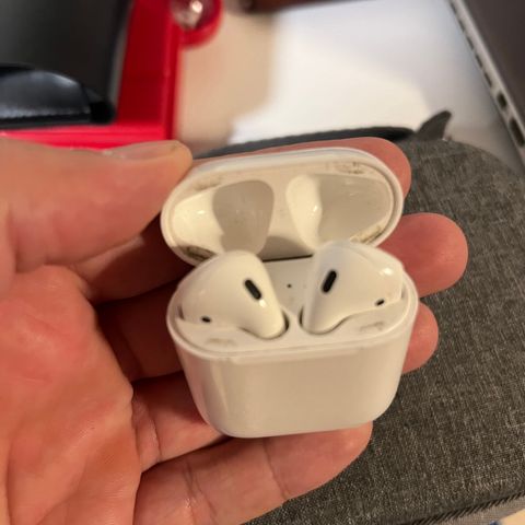 AirPods gen 1