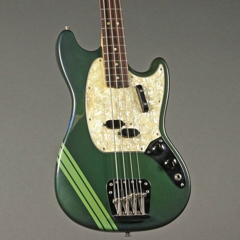 Ønsker å kjøpe Fender Mustang bass