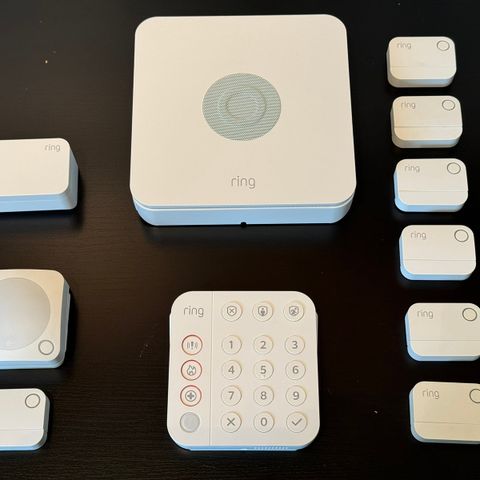 Ring Alarm ( 2.gen ) Alarmsystem + 6 ekstra dør/vindu sensorer