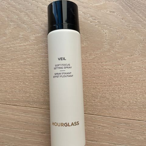 Hourglass fix spray