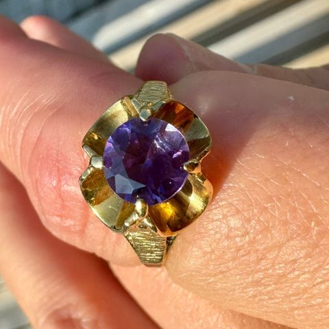 Gult gull 14k ring med tanzanite/ametyst