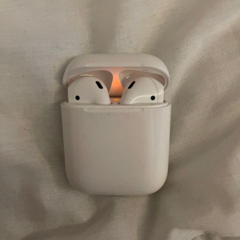 AirPods til salgs (sannsynligvis 1. generasjon) - billig pris!