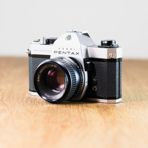 Pentax Spotmatic F analogt kamera med SMC Takumar 1:1.8/55mm objektiv