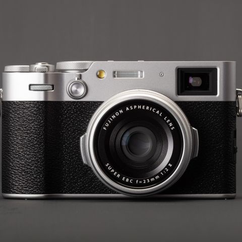 FUJIFILM X100VI - SVART (UÅPNET)