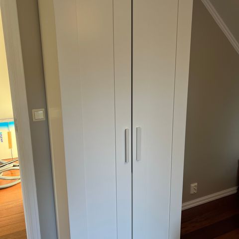 Garderobe skap fra Ikea