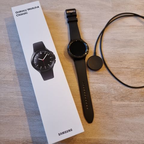 Samsung Galaxy Watch4 Classic 46mm LTE (sort)