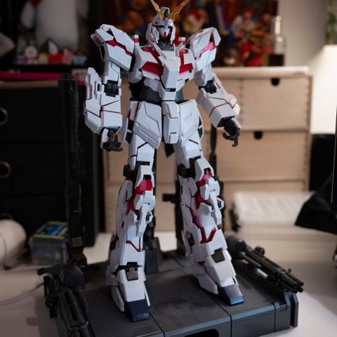 Unicorn Gundam 1/60 Perfect Grade (ferdigbygd) Vurderes solgt